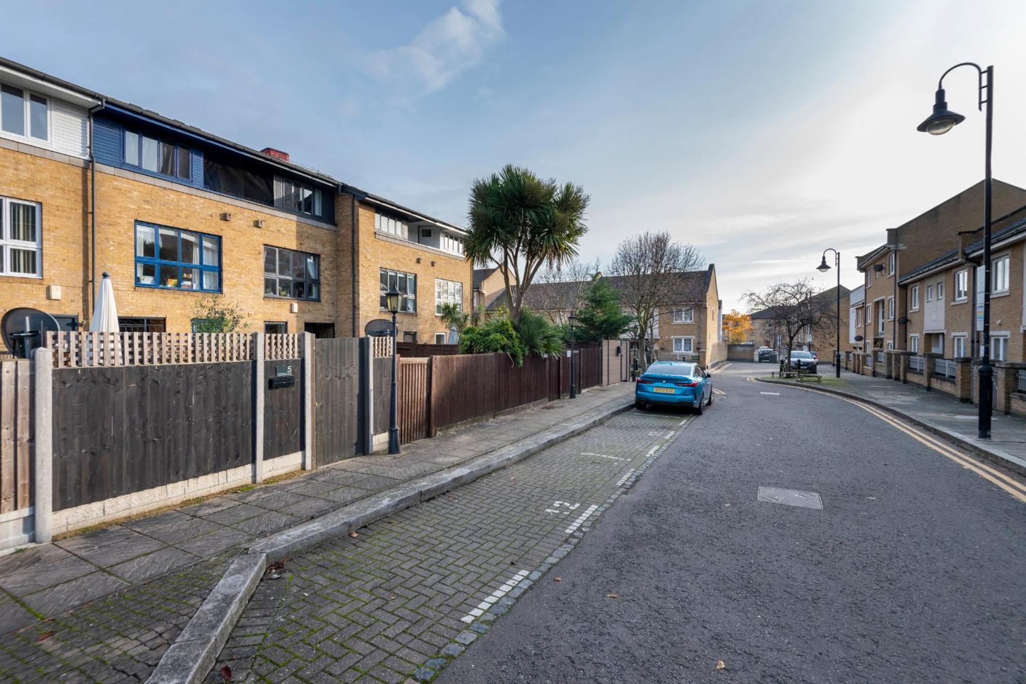 2 Bed Town House With Garden In Hackney, London Appartement Buitenkant foto